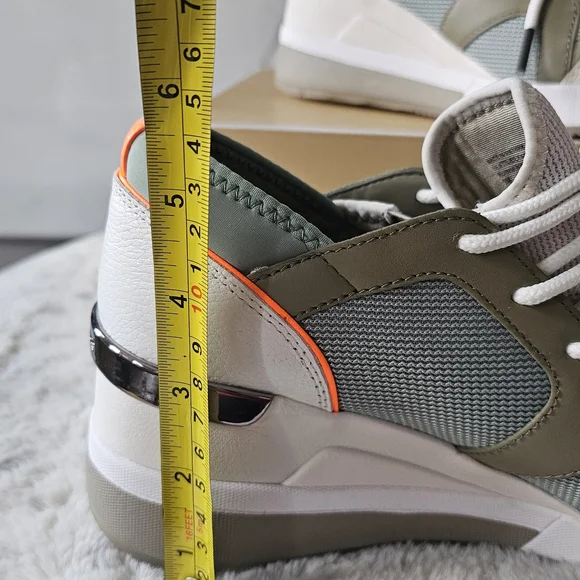 MICHAEL Michael Kors LIV TRAINER Sneakers in White, Green, and Orange - 9M - NIB - Picture 7 of 8